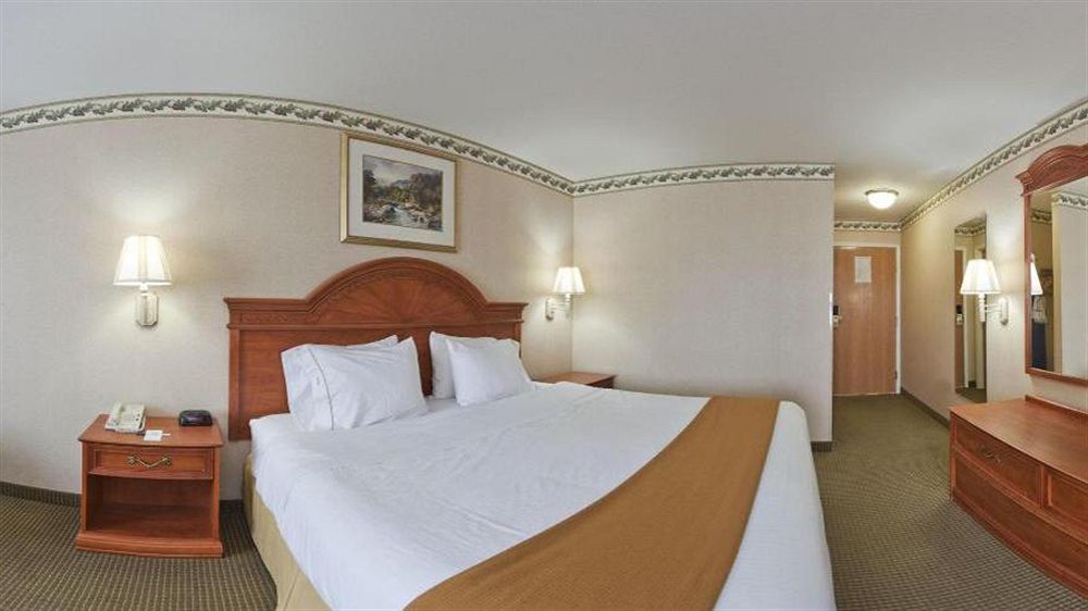 Holiday Inn Express Hotel & Suites Defiance By Ihg Exteriör bild